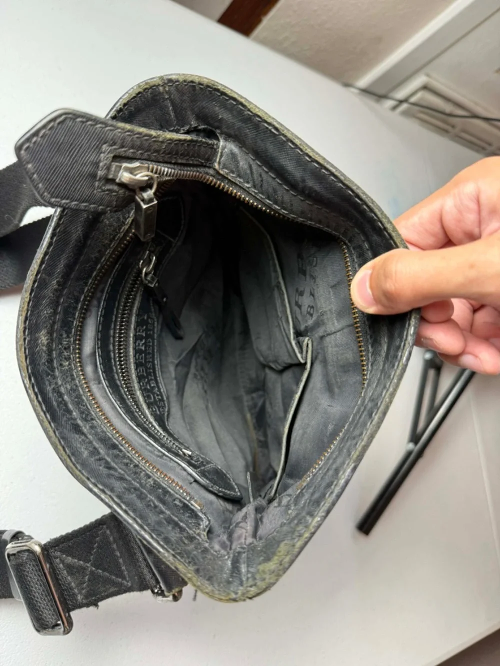 BURBERRY Shoulder Messenger Bag Black Unisex Crossbody Tablet Perfect Condition - Picture 9 of 12